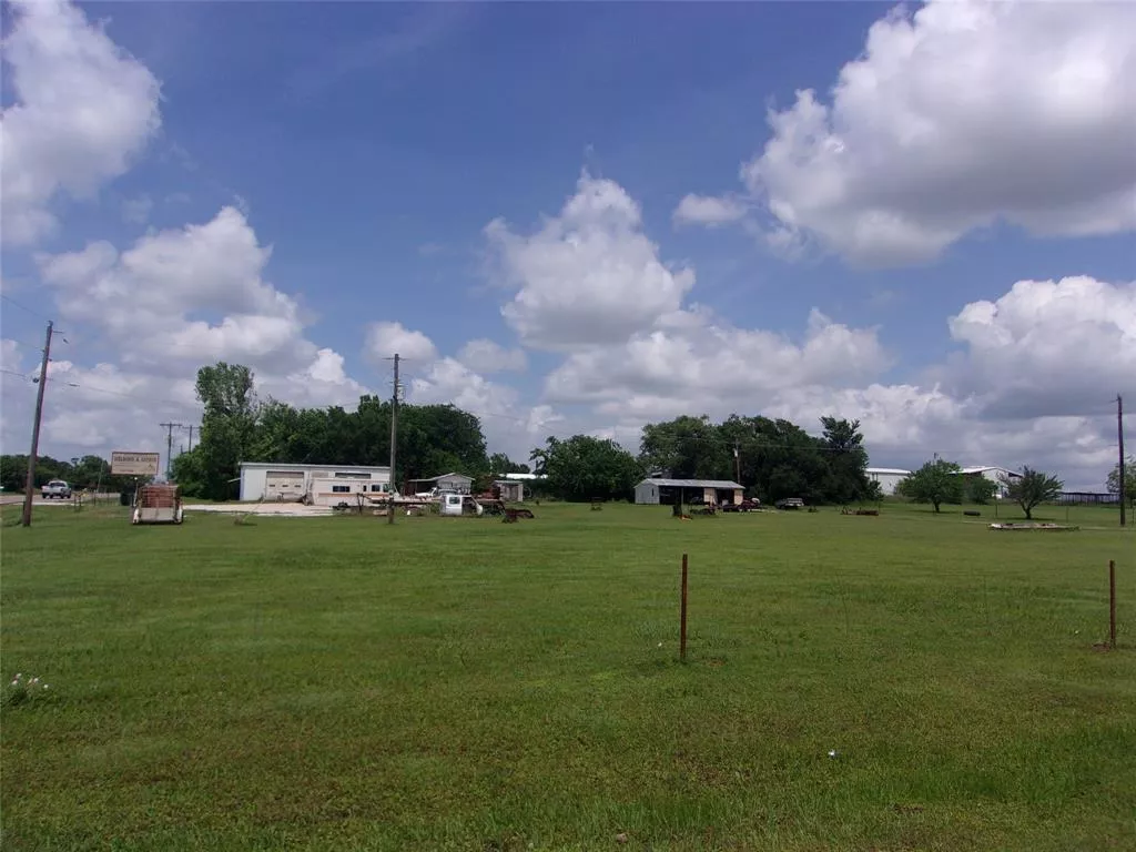 3032 E State Highway 59 Bowie, Texas 76230