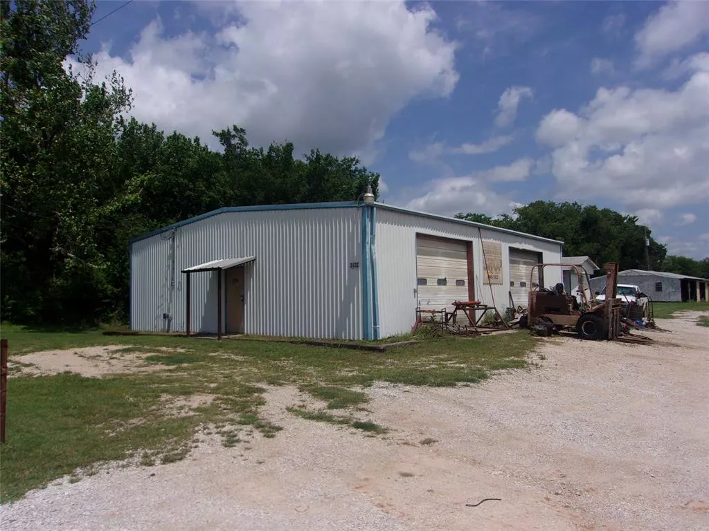 3032 E State Highway 59 Bowie, Texas 76230