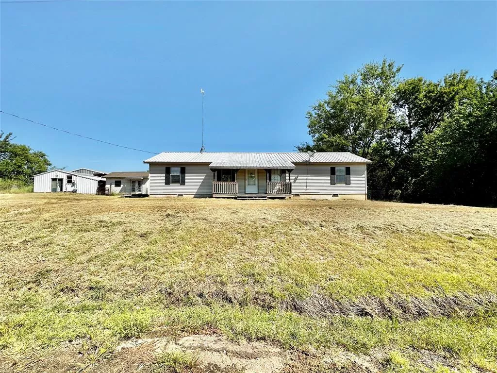 3493 County Road 4586 Sulphur Springs, Texas 75482