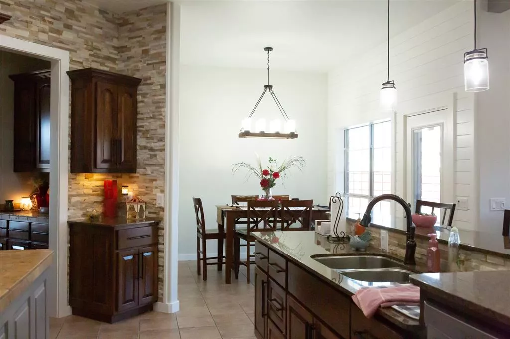 372 County Road 3245 Mount Pleasant, Texas 75455