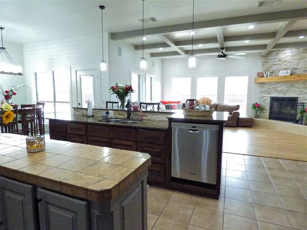 372 County Road 3245 Mount Pleasant, Texas 75455