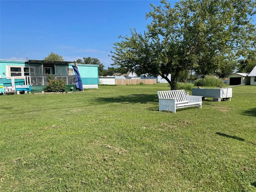 412 Green Street, Bowie, Texas 76230