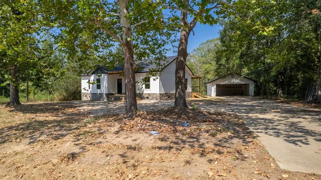 4277 N State Highway 37 Winnsboro, Texas 75494