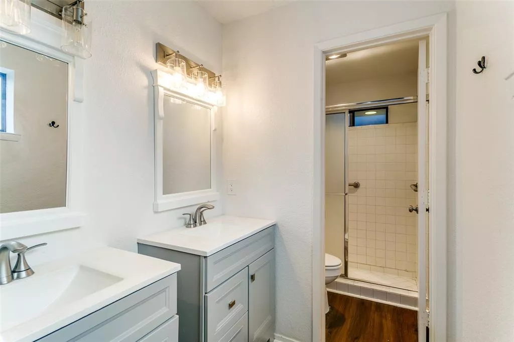 4716 Oarlock Drive, Fort Worth, Texas 76135