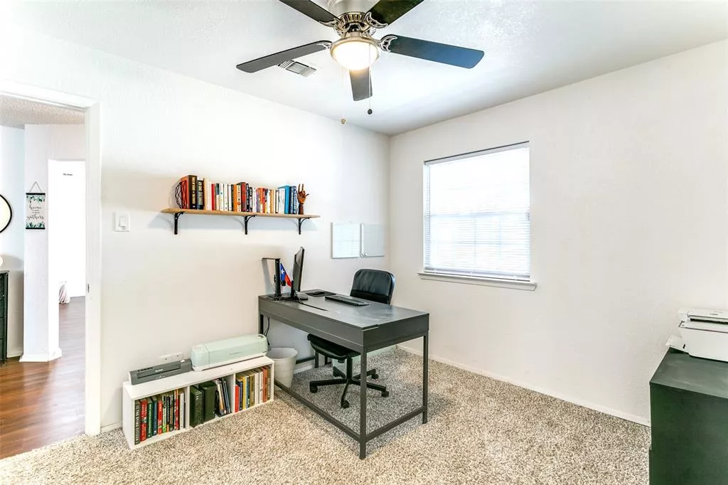 4716 Oarlock Drive, Fort Worth, Texas 76135