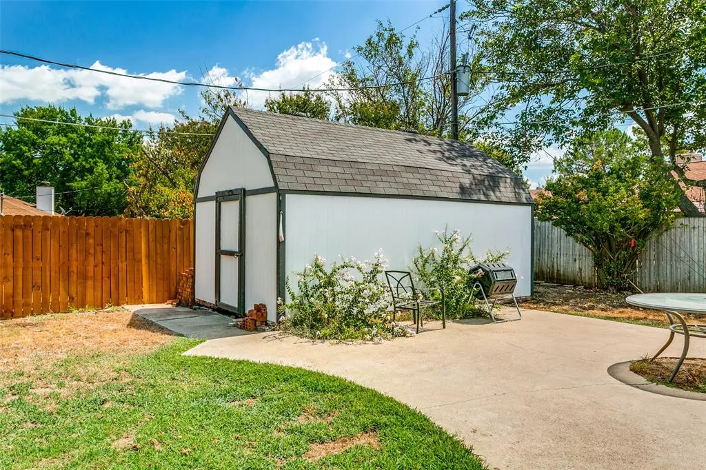 4716 Oarlock Drive, Fort Worth, Texas 76135