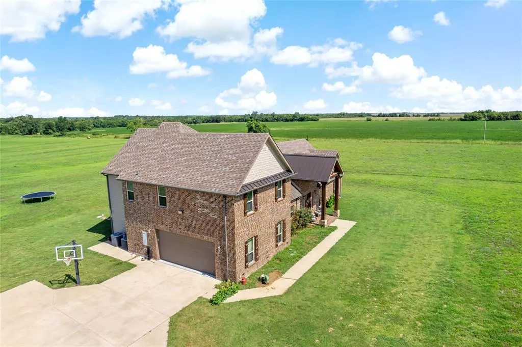 4946 FM 38 S Brookston, Texas 75421