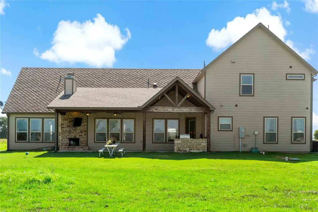 4946 FM 38 S Brookston, Texas 75421