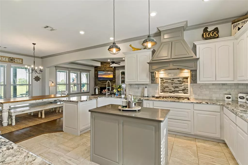 4946 FM 38 S Brookston, Texas 75421