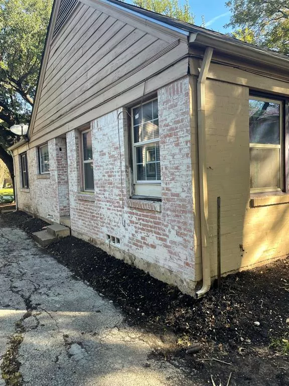 5838 Llano Avenue, Dallas, Texas 75206