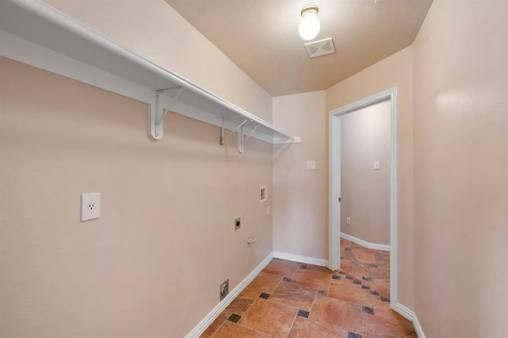 7511 Quail Ridge Drive, Arlington, Texas 76002