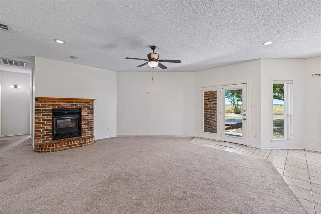 8802 Bernard Road, Sanger, Texas 76266