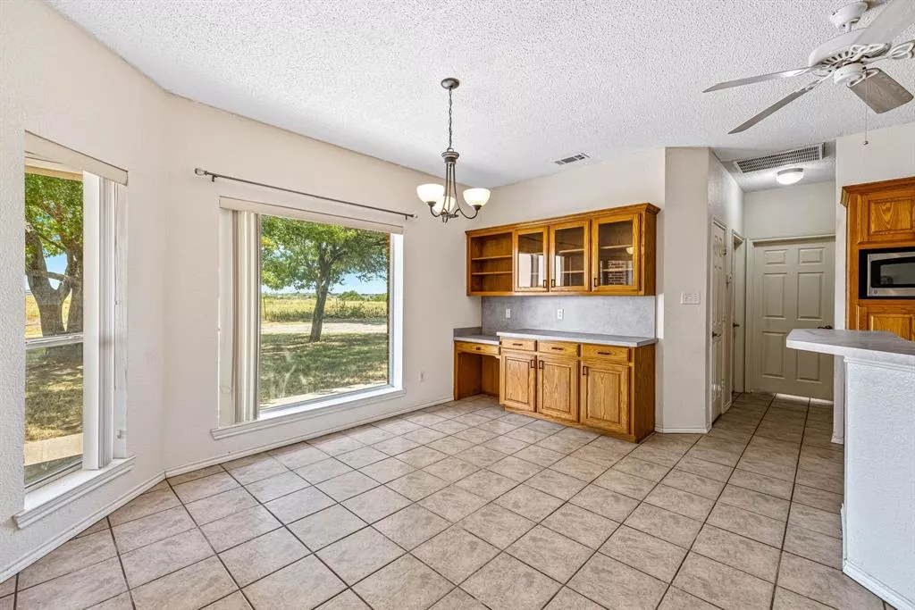 8802 Bernard Road, Sanger, Texas 76266