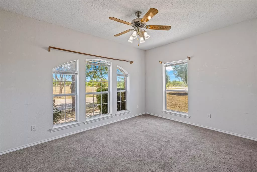 8802 Bernard Road, Sanger, Texas 76266