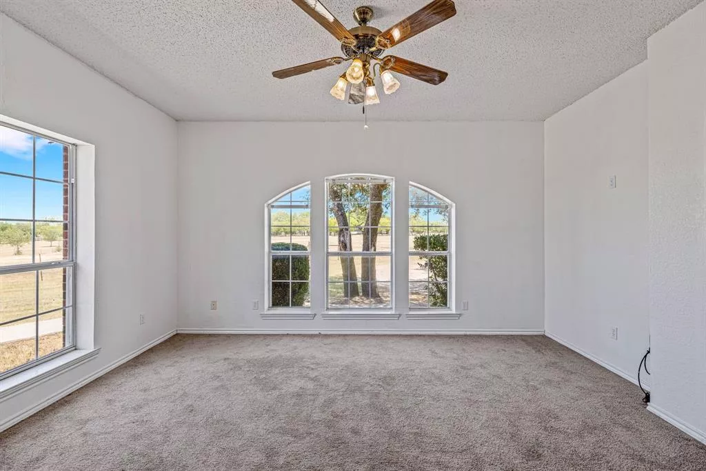 8802 Bernard Road, Sanger, Texas 76266