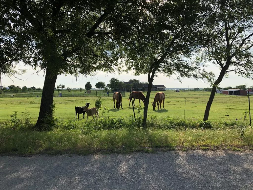 8802 Bernard Road, Sanger, Texas 76266