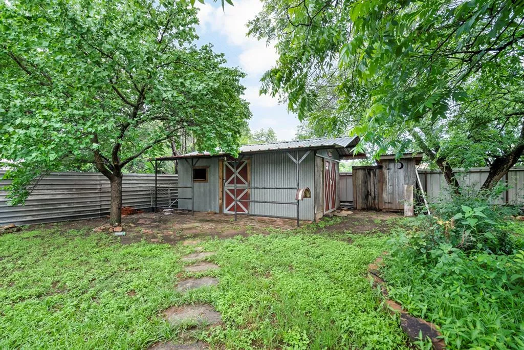 901 W 8th Street, Cisco, Texas 76437