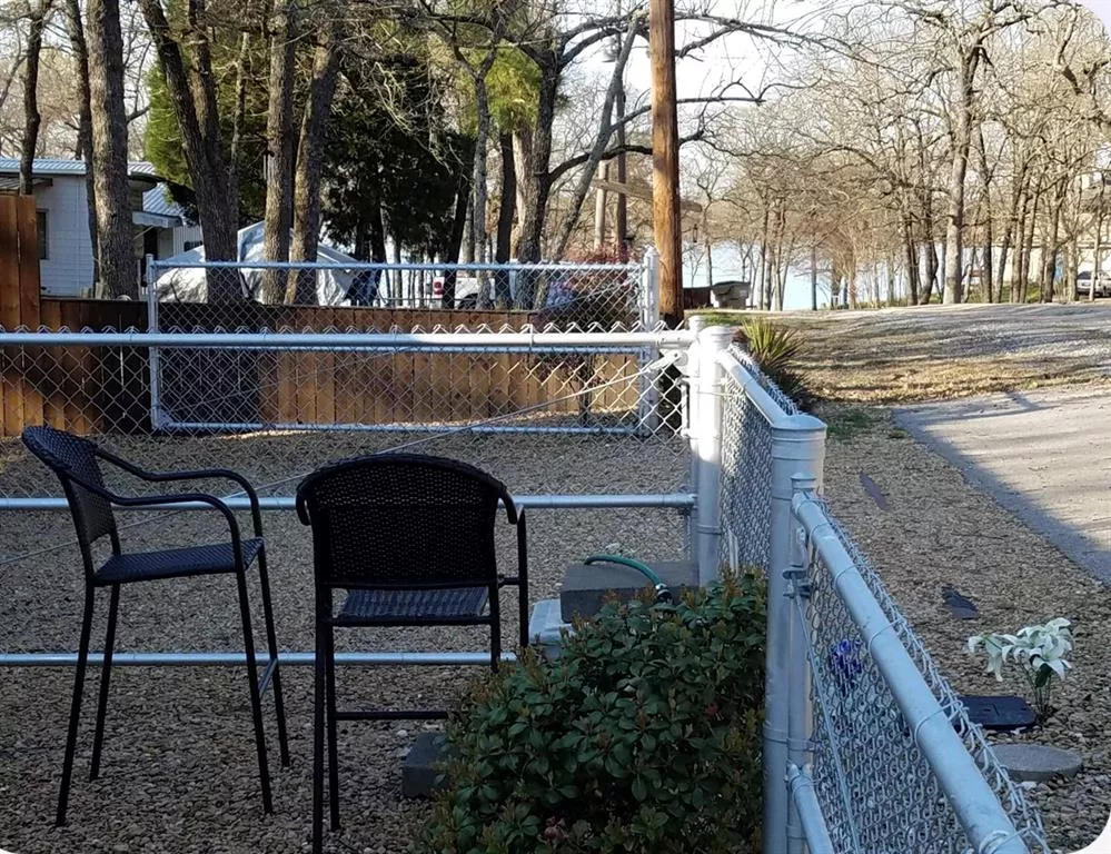 129 Mamie Drive, Malakoff, Texas 75148