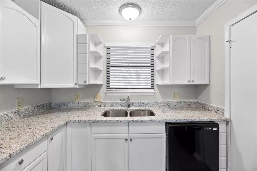 6433 Route 66 Watauga, Texas 76148