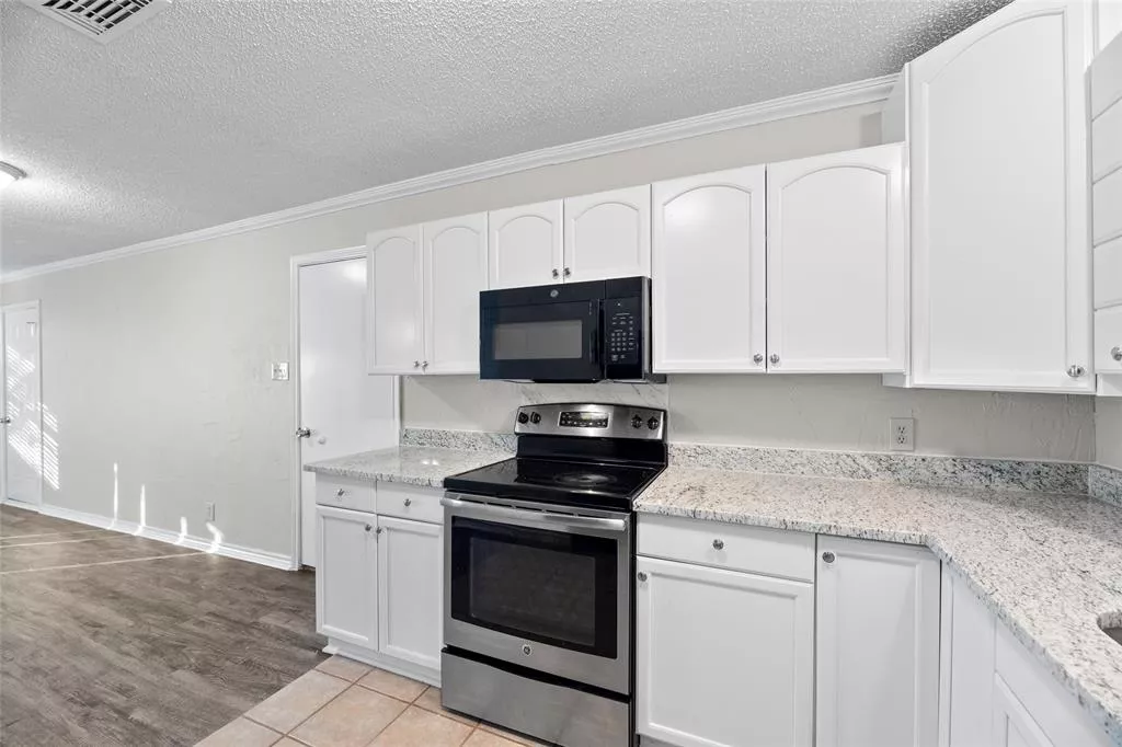 6433 Route 66 Watauga, Texas 76148