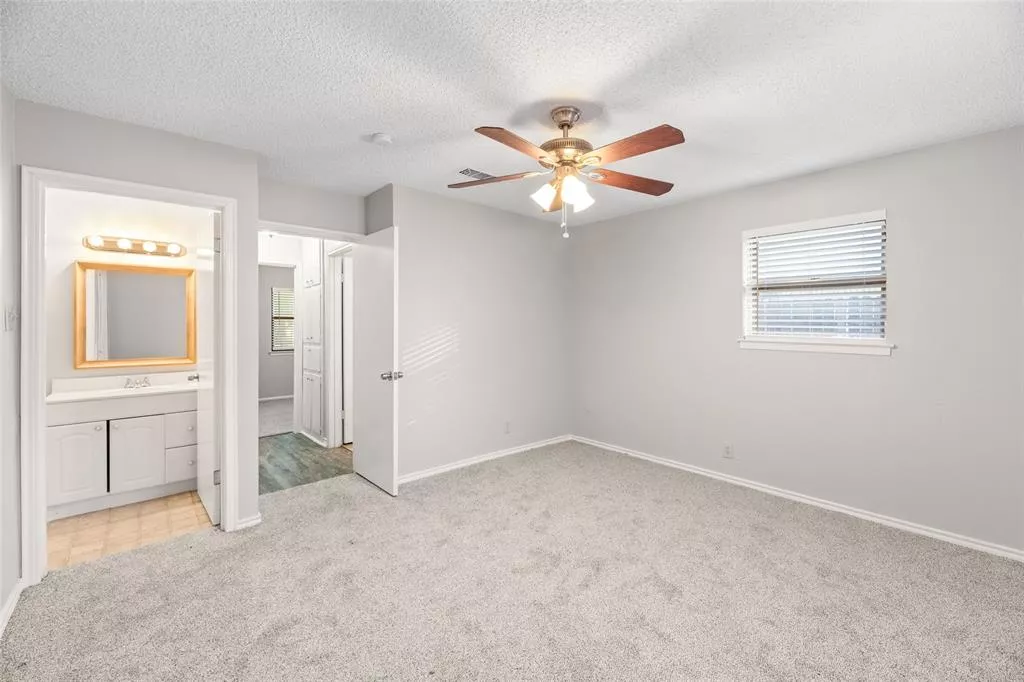 6433 Route 66 Watauga, Texas 76148