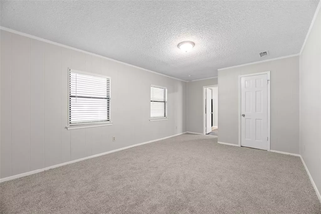 6433 Route 66 Watauga, Texas 76148