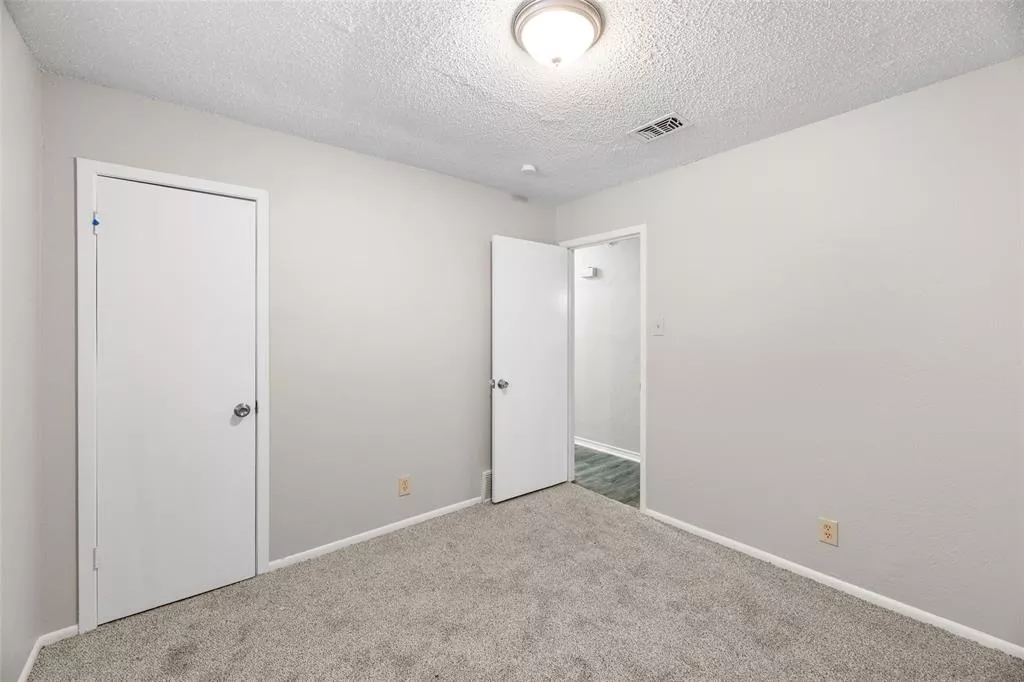 6433 Route 66 Watauga, Texas 76148