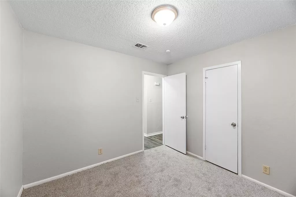 6433 Route 66 Watauga, Texas 76148