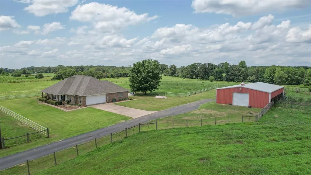 742 County Road 3004 New Boston, Texas 75570