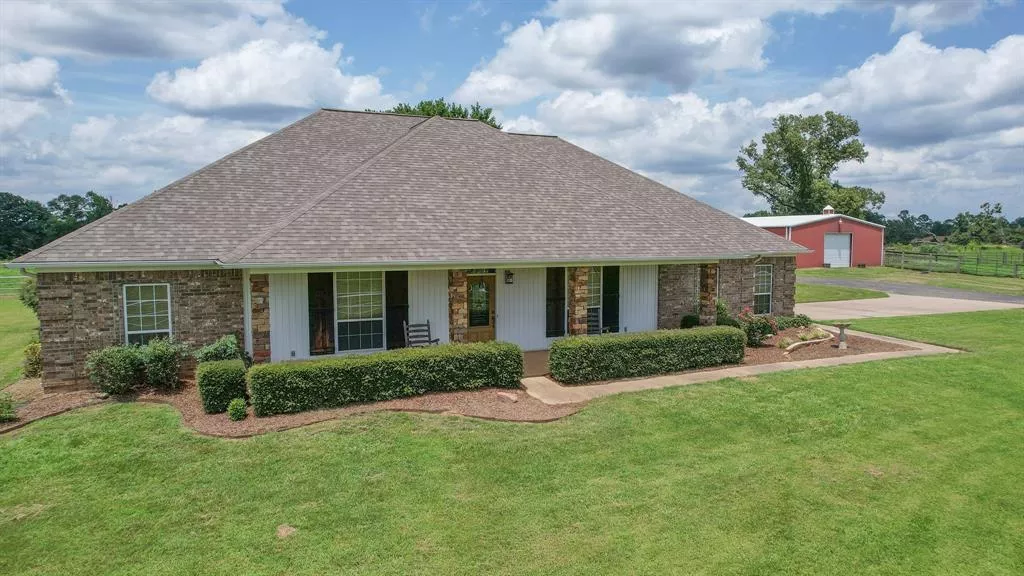 742 County Road 3004 New Boston, Texas 75570