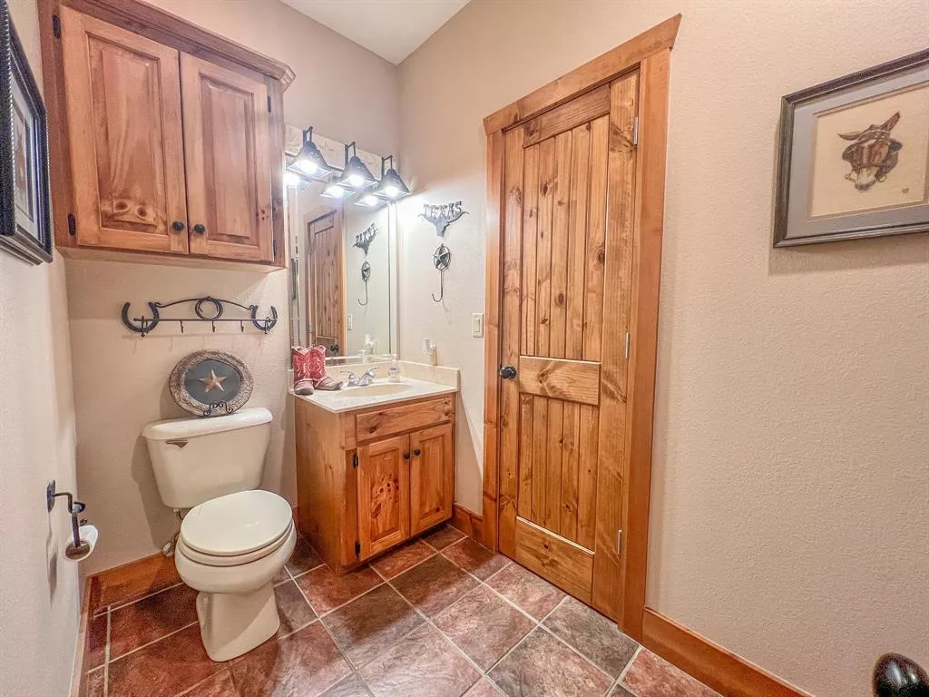 742 County Road 3004 New Boston, Texas 75570