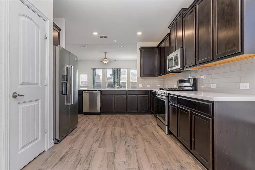 817 Joaquin Way, Fort Worth, Texas 76052