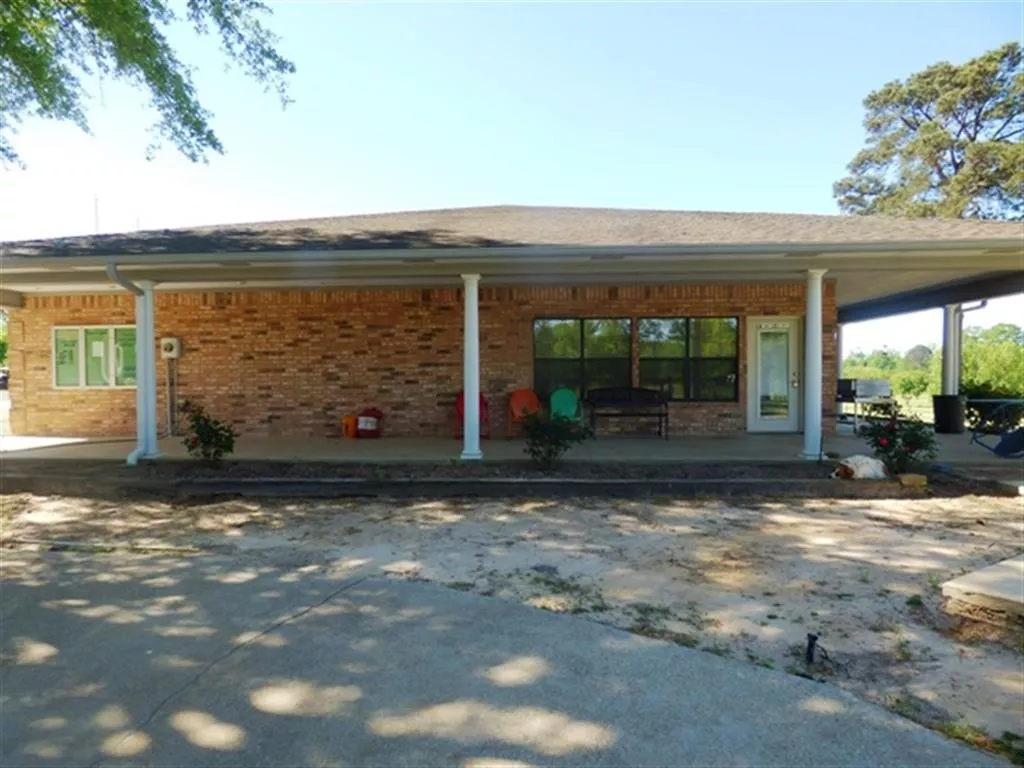 98 CR 2100 Daingerfield, Texas 75638
