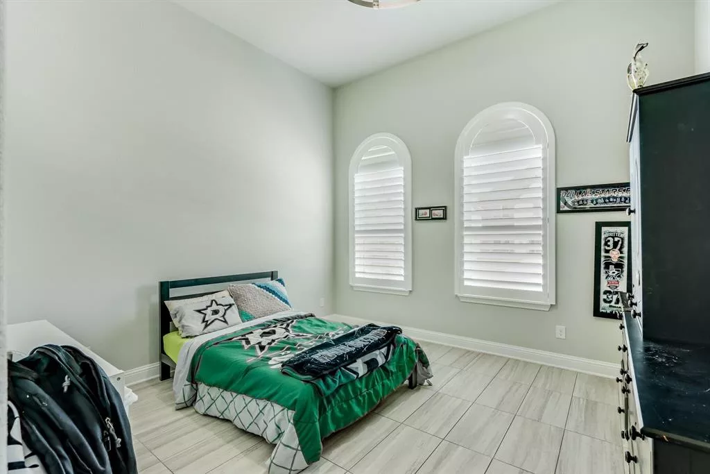 2240 Sullenberger Way, Flower Mound, Texas 75028