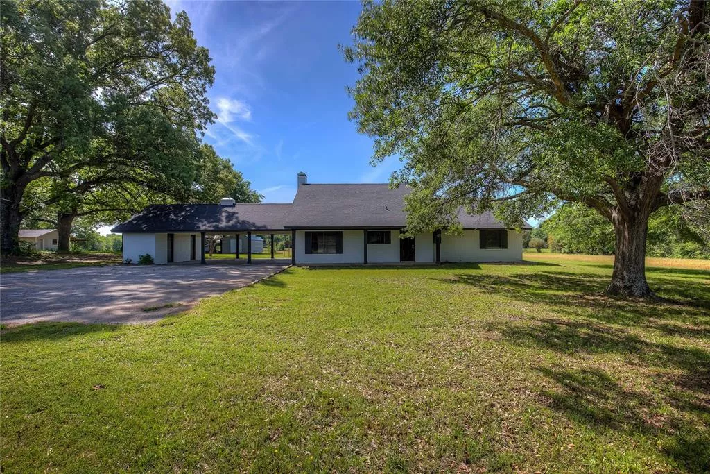 3887 VZ CR 3213 Wills Point, Texas 75169