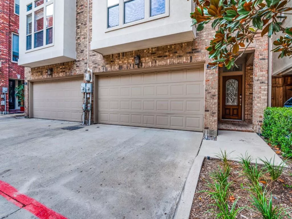 905 Marilla Court, Dallas, Texas 75201