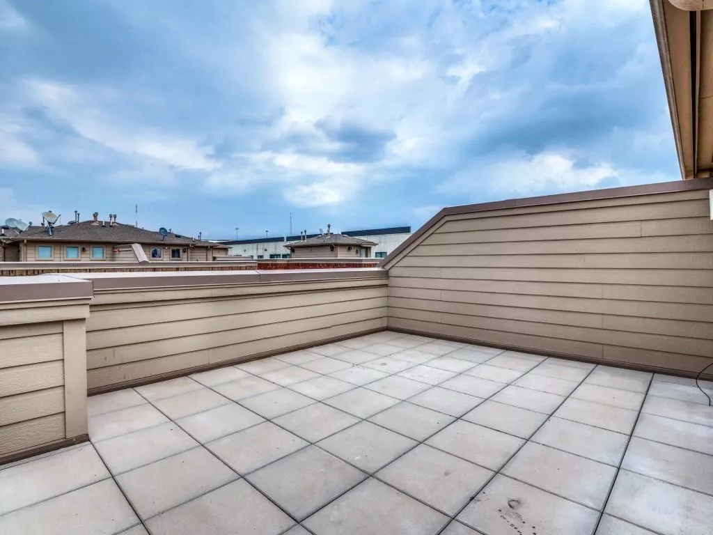 905 Marilla Court, Dallas, Texas 75201