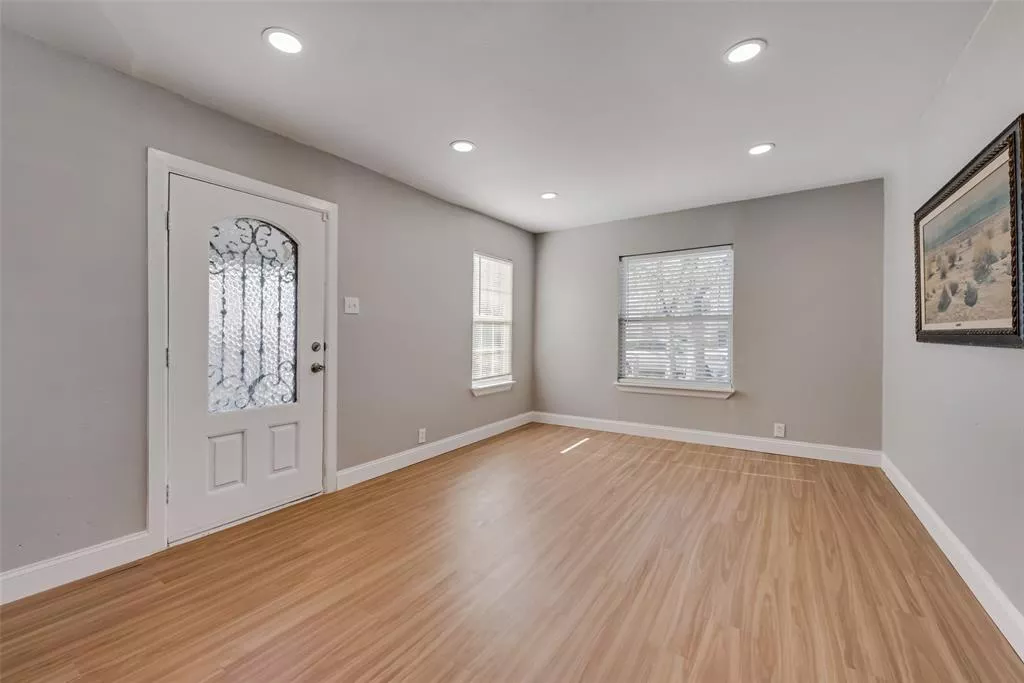 206 15th Street, Grand Prairie, Texas 75050