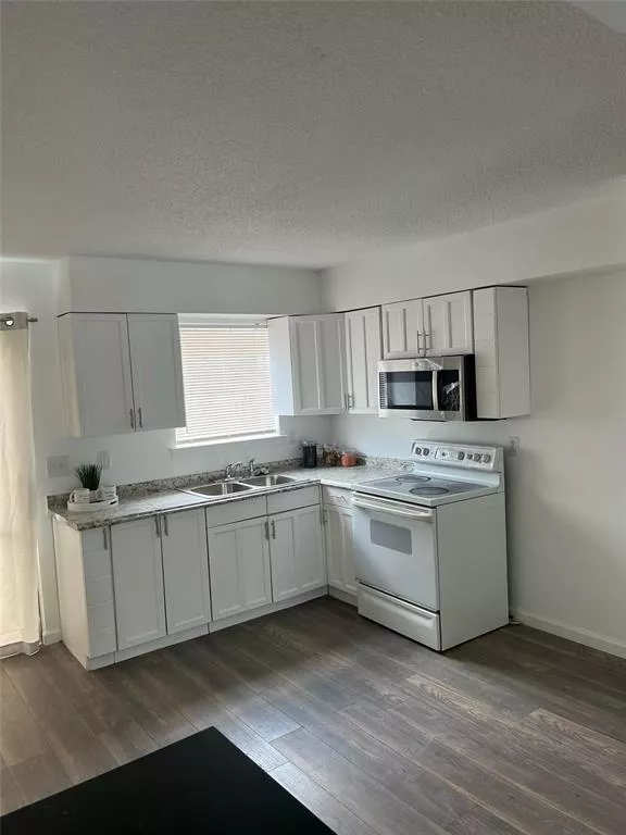 3420 Hidalgo Drive, Unit 311, Dallas, Texas 75220