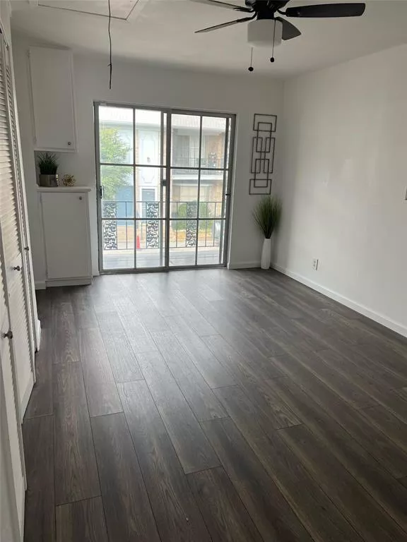 3420 Hidalgo Drive, Unit 311, Dallas, Texas 75220