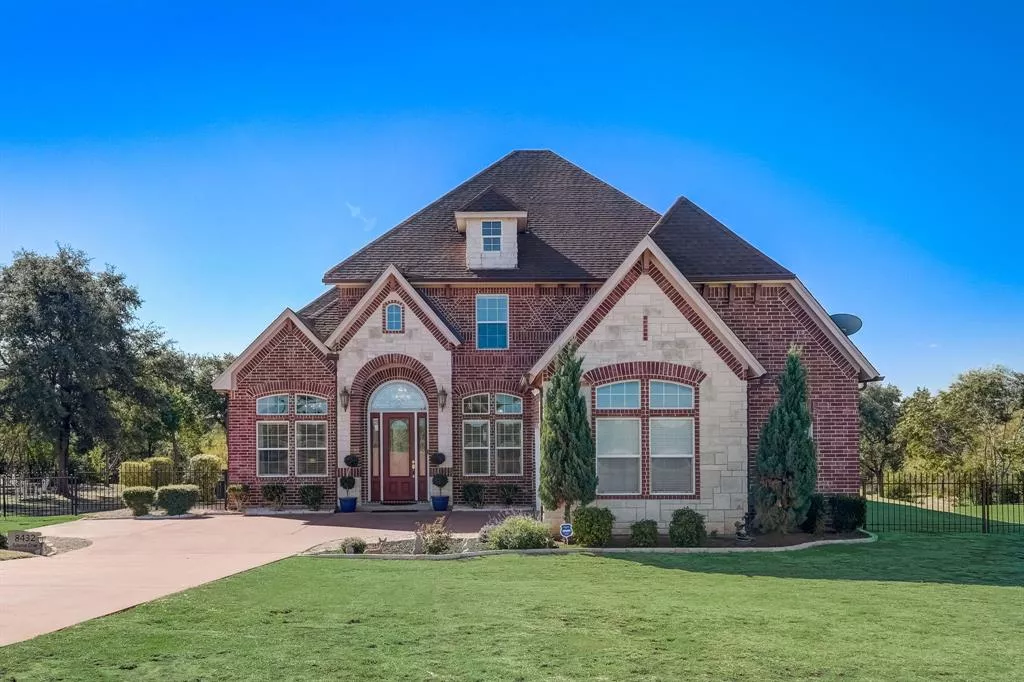 8432 Fullerton Drive, Cleburne, Texas 76033