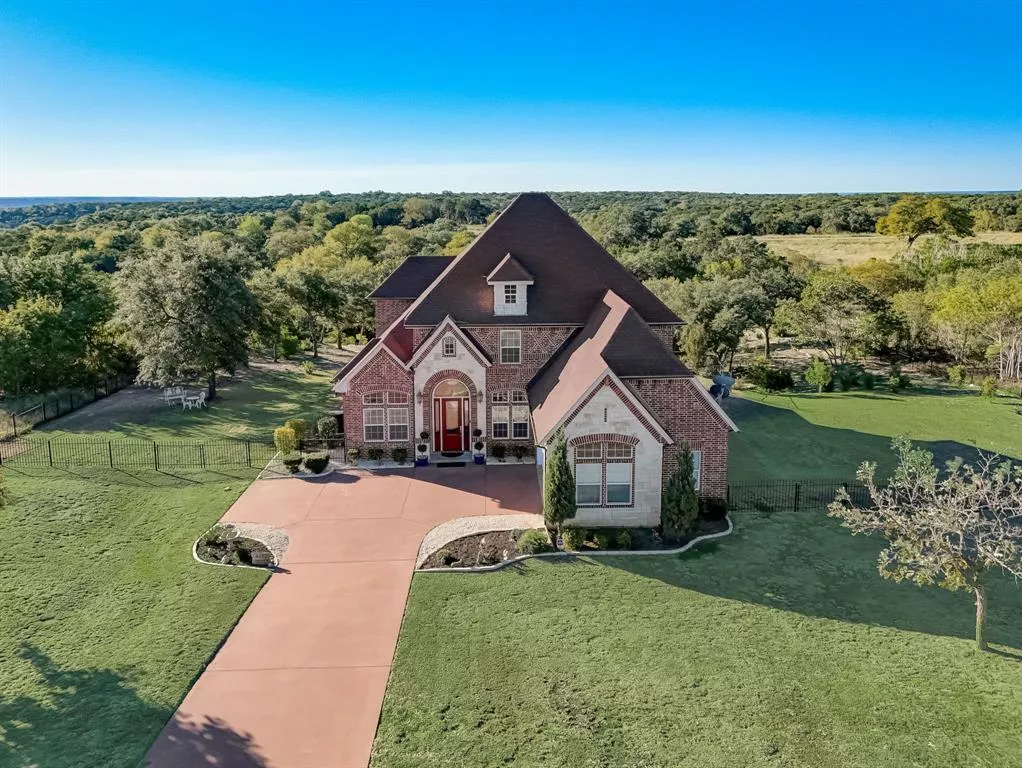 8432 Fullerton Drive, Cleburne, Texas 76033