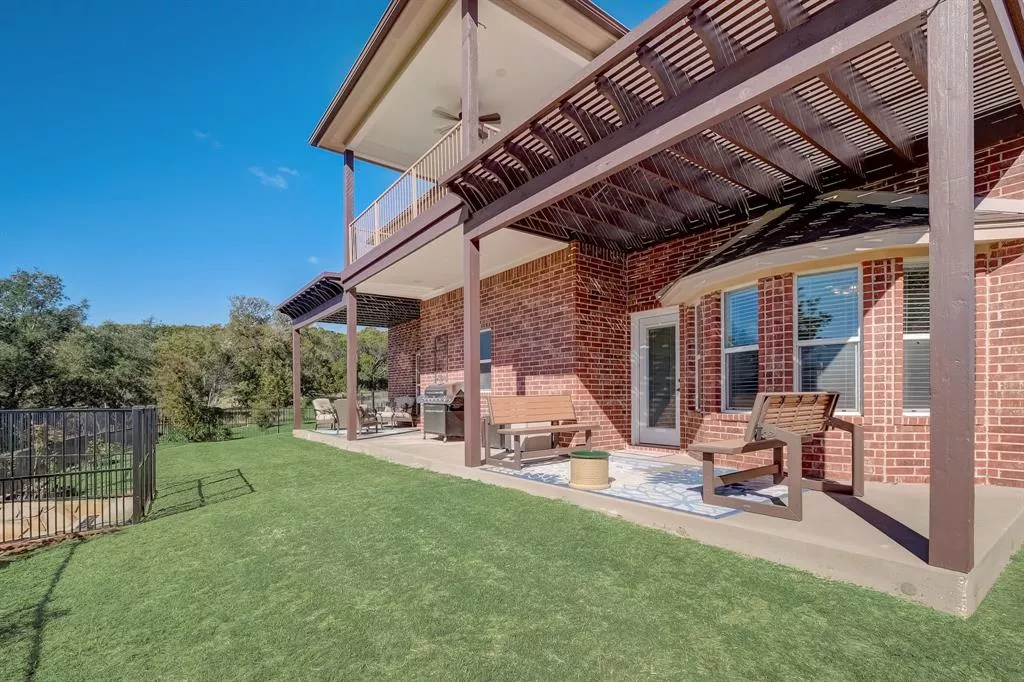 8432 Fullerton Drive, Cleburne, Texas 76033