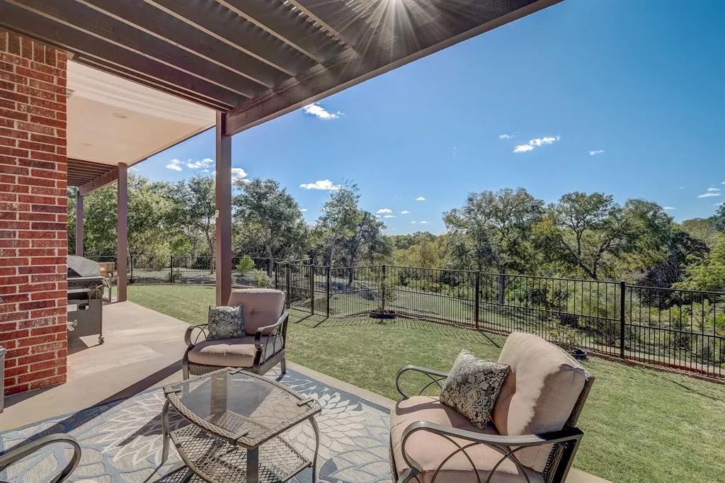 8432 Fullerton Drive, Cleburne, Texas 76033