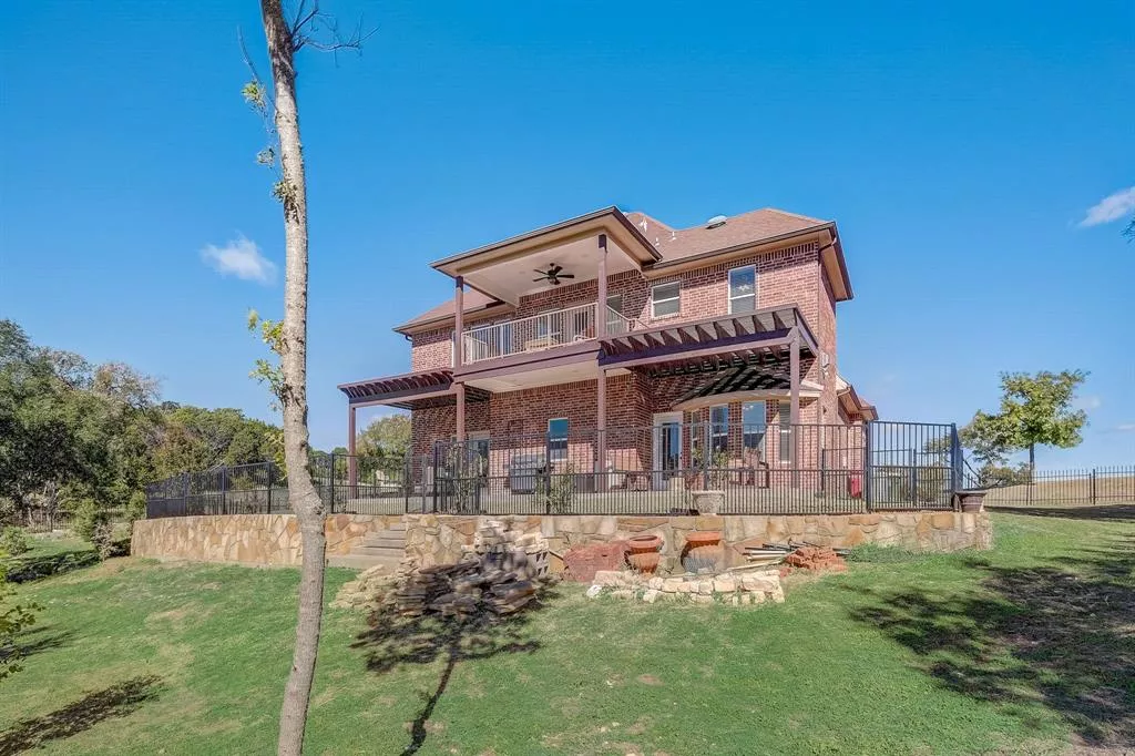 8432 Fullerton Drive, Cleburne, Texas 76033