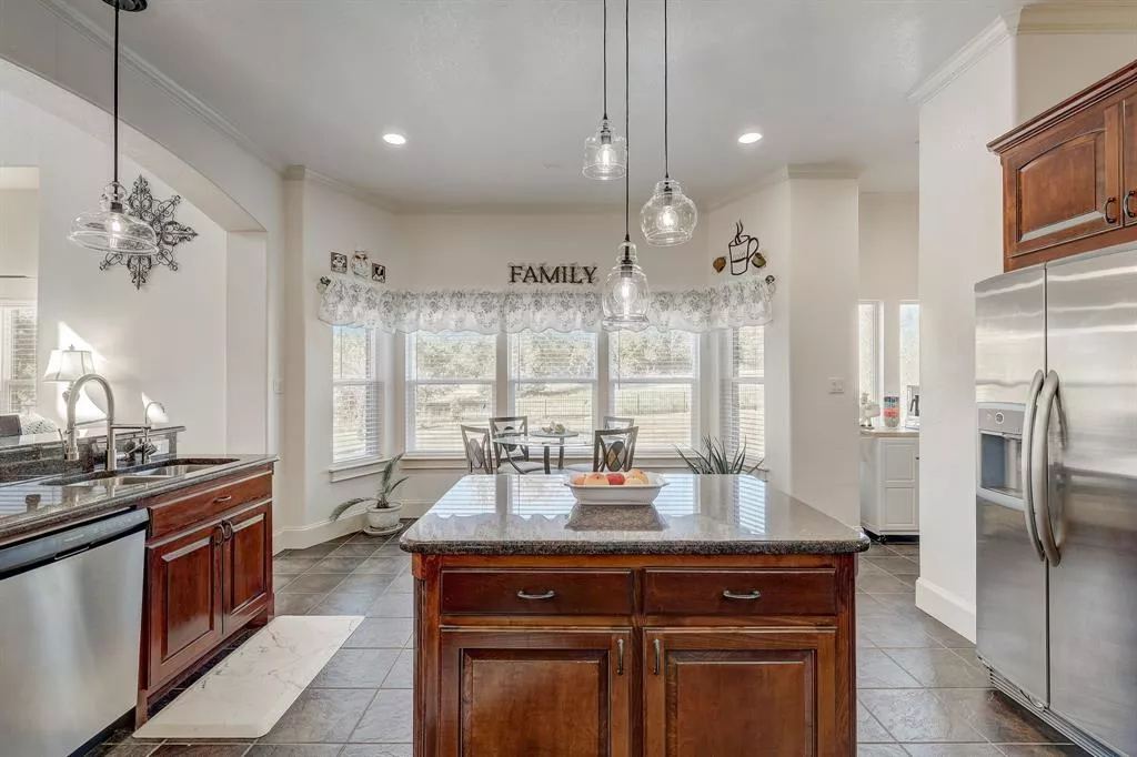 8432 Fullerton Drive, Cleburne, Texas 76033