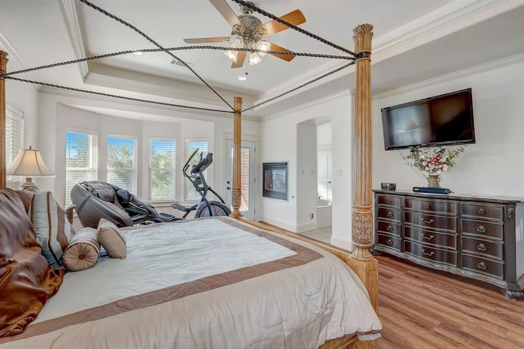 8432 Fullerton Drive, Cleburne, Texas 76033