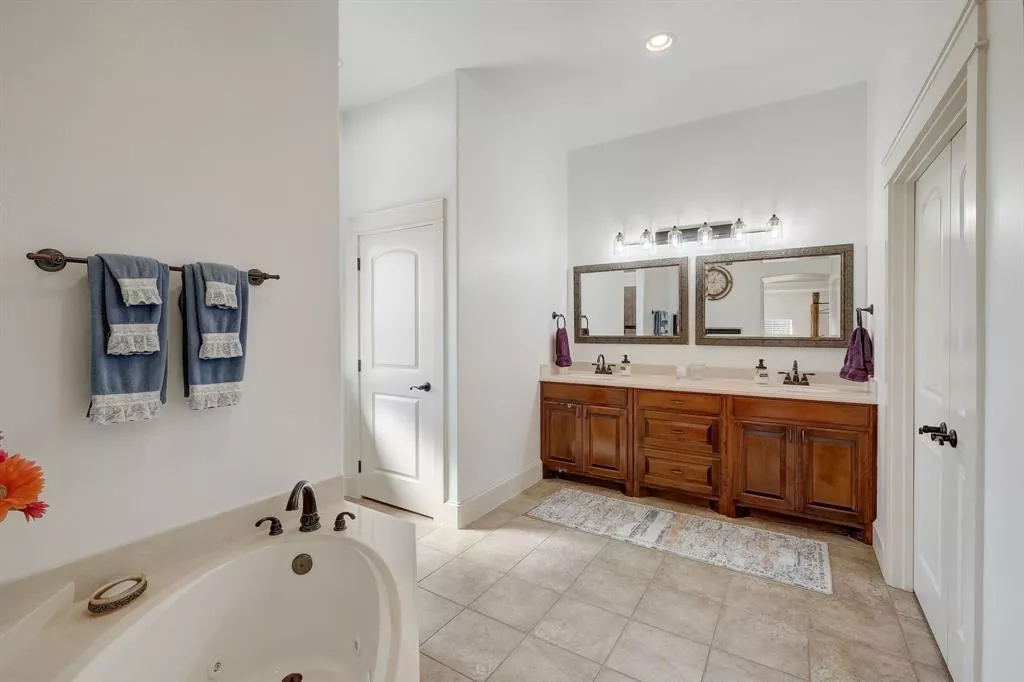 8432 Fullerton Drive, Cleburne, Texas 76033