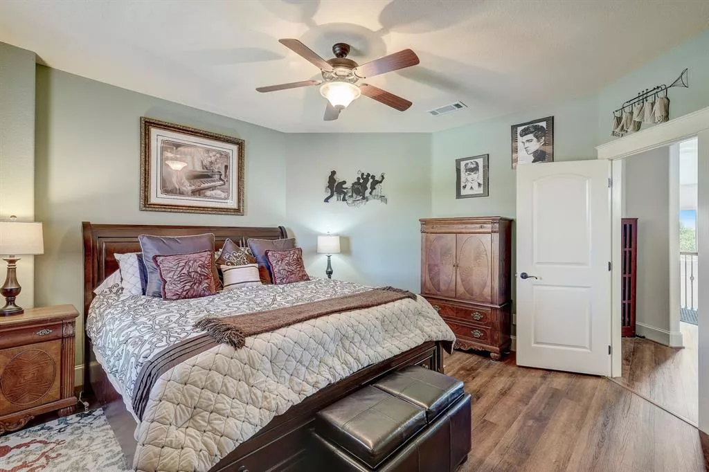 8432 Fullerton Drive, Cleburne, Texas 76033