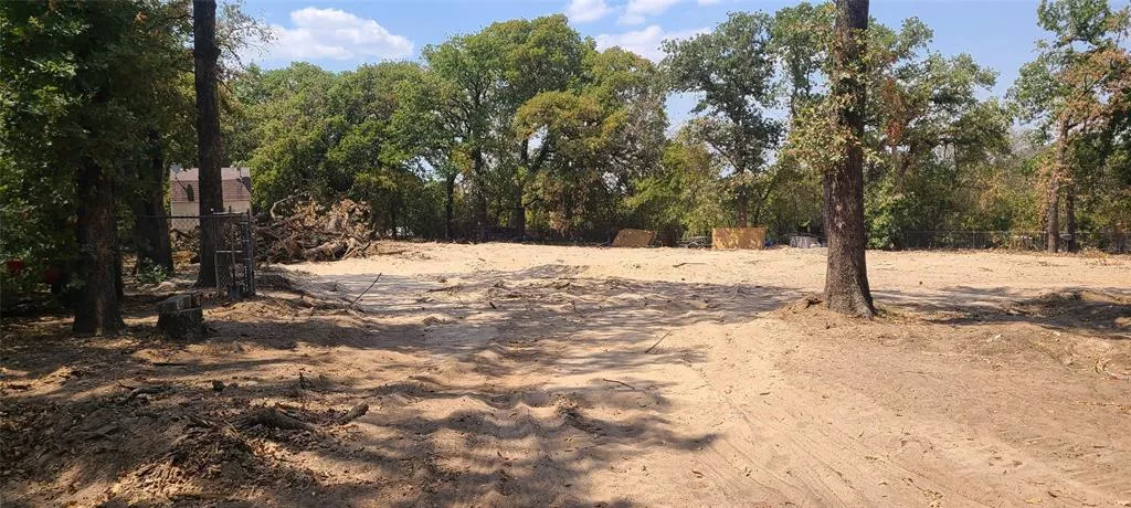 508 Oak Hill Trail, Azle, Texas 76020